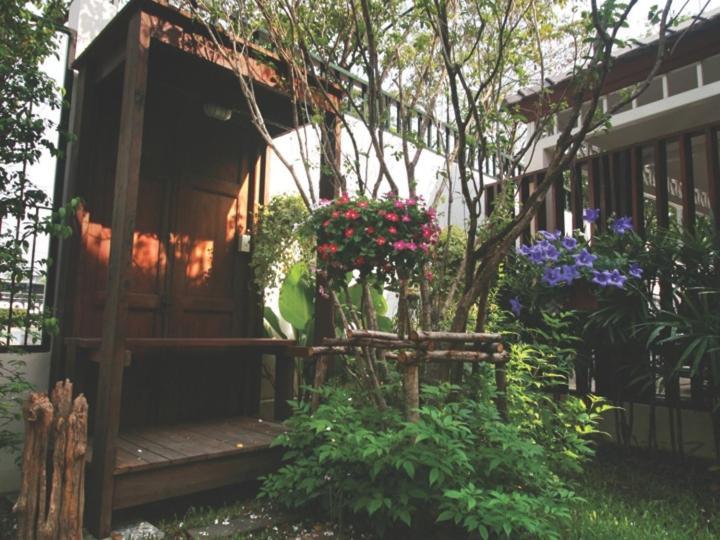 Baan Pra Nond Bed & Breakfast Bangkok Esterno foto