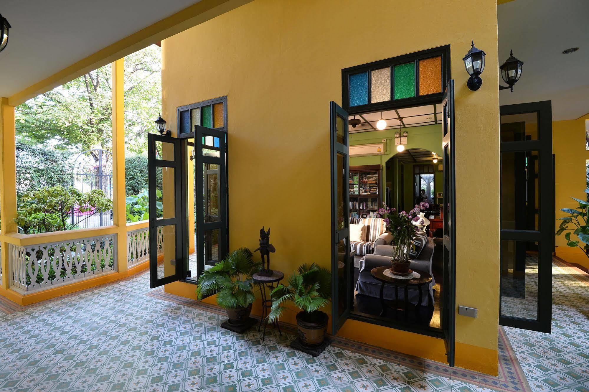 Baan Pra Nond Bed & Breakfast Bangkok Esterno foto